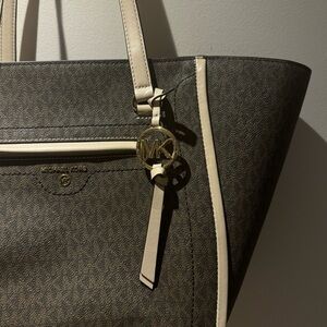 Michael Kors - Carine Medium Logo Tote Bag